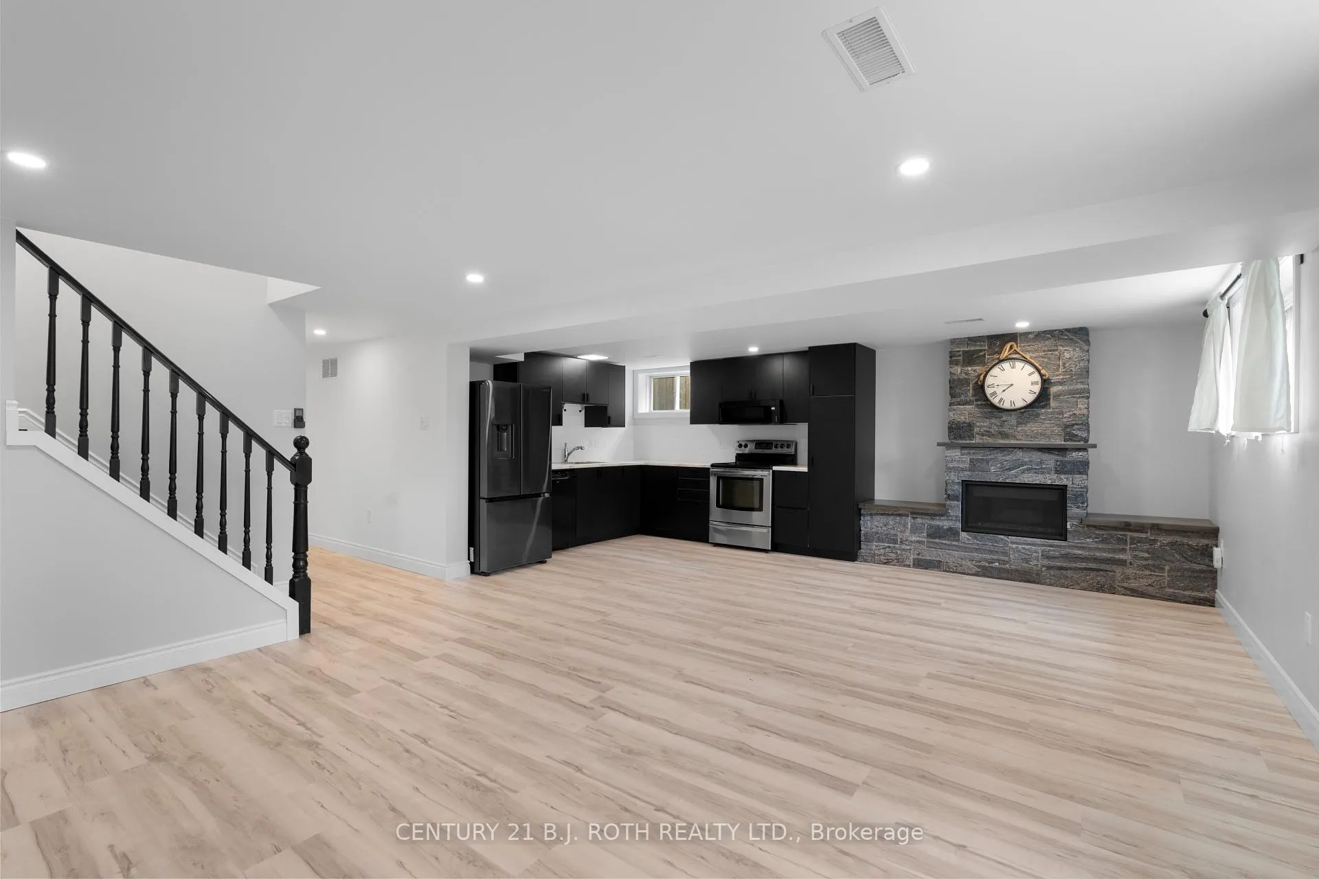 Photo 6 of Unit Basement, 207 Lillian Crescent, Barrie, Sunnidale — HOMEH