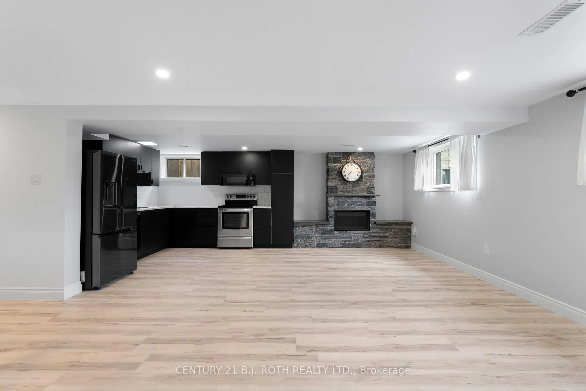 Photo 7 of Unit Basement, 207 Lillian Crescent, Barrie, Sunnidale — HOMEH