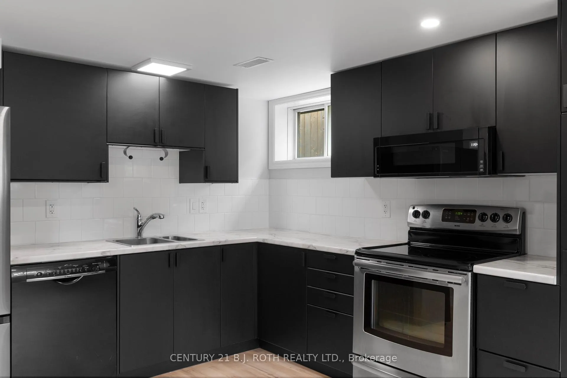 Photo 8 of Unit Basement, 207 Lillian Crescent, Barrie, Sunnidale — HOMEH