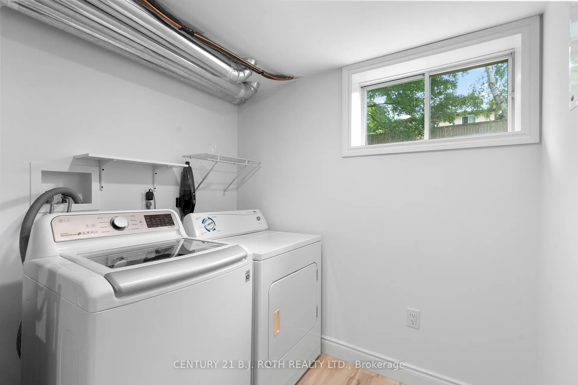 Photo 15 of Unit Basement, 207 Lillian Crescent, Barrie, Sunnidale — HOMEH