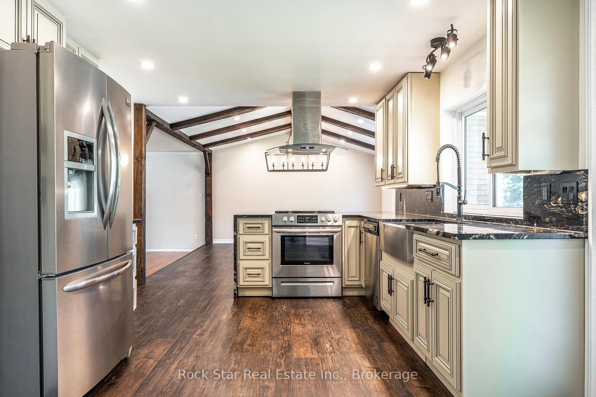Photo 5 of 6989 Rutherford Street, Perth East, Millbank — HOMEH