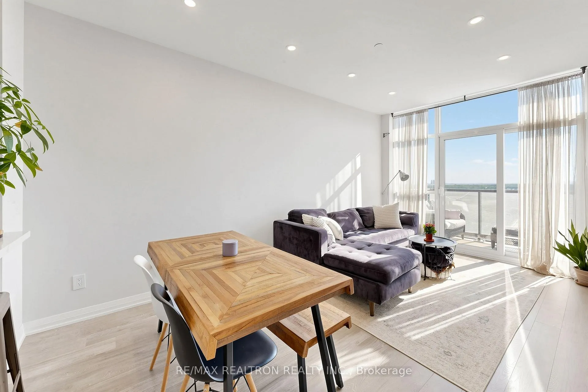 Photo 14 of Unit PH06, 65 Oneida Crescent, Richmond Hill, Langstaff — HOMEH