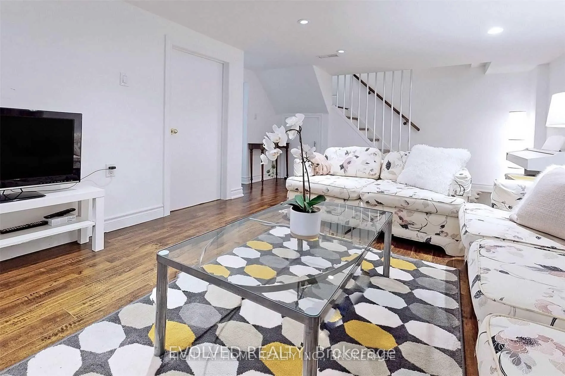 Photo 3 of Unit Lower, 12 Shippigan Crescent, North York, Don Valley Village — HOMEH