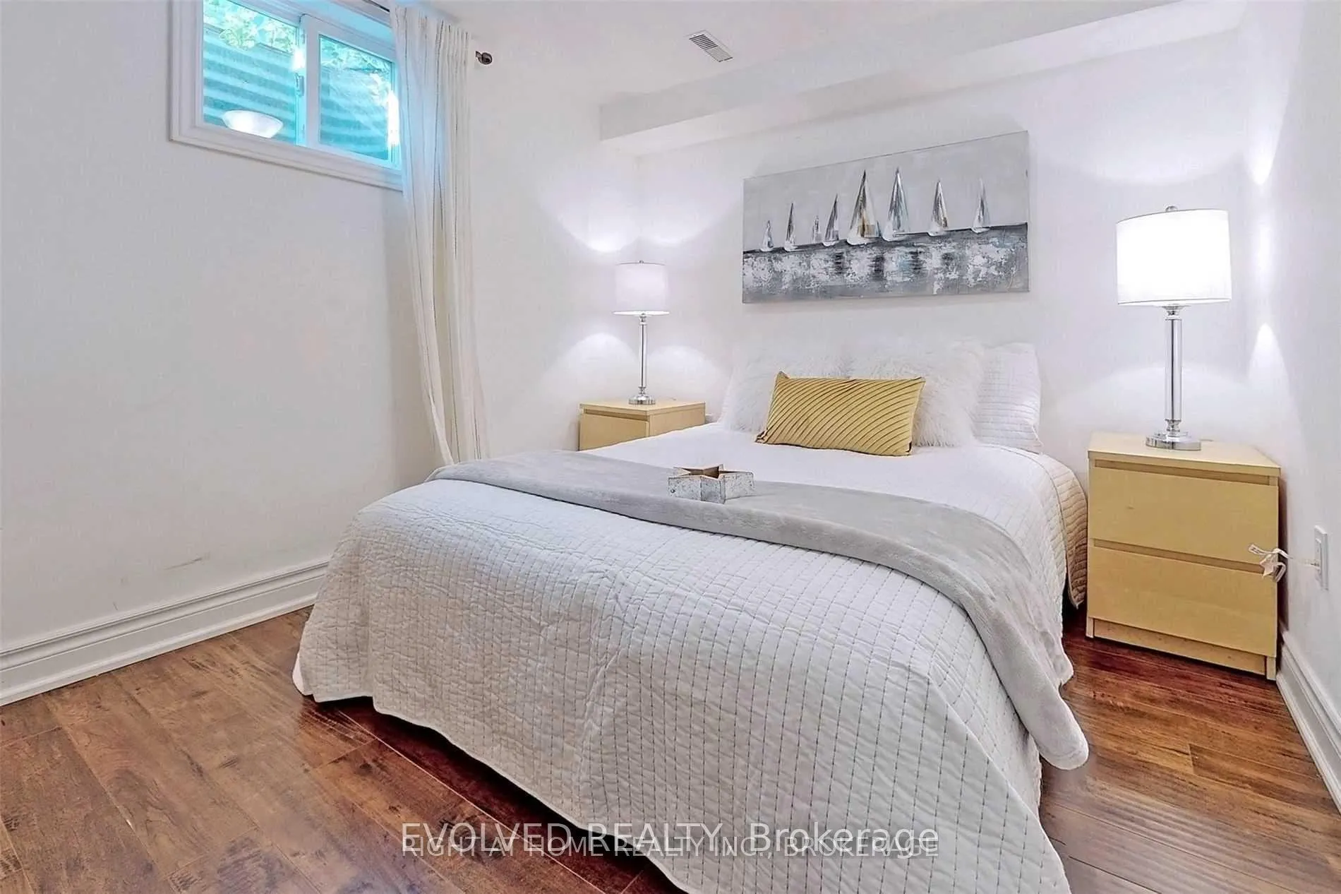 Photo 5 of Unit Lower, 12 Shippigan Crescent, North York, Don Valley Village — HOMEH