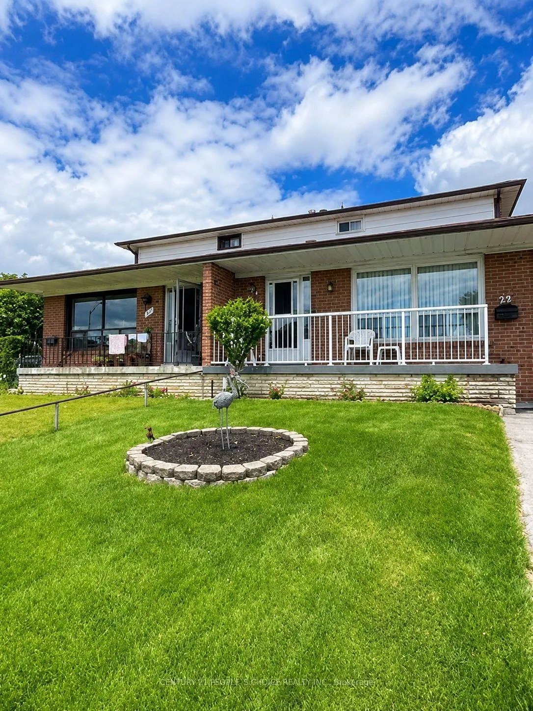 Photo 1 of 29 Dellbrook Crescent, North York, Humber Summit — HOMEH