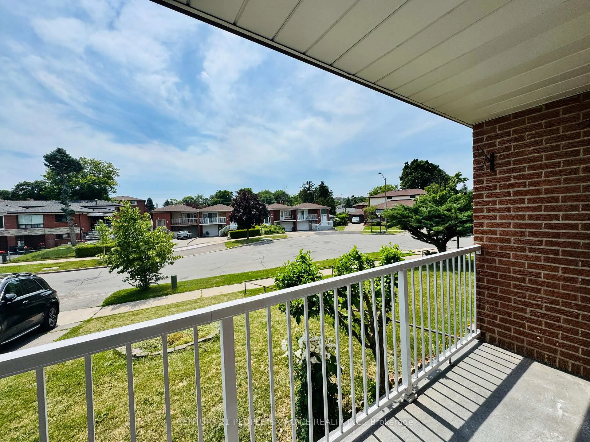 Photo 2 of 29 Dellbrook Crescent, North York, Humber Summit — HOMEH