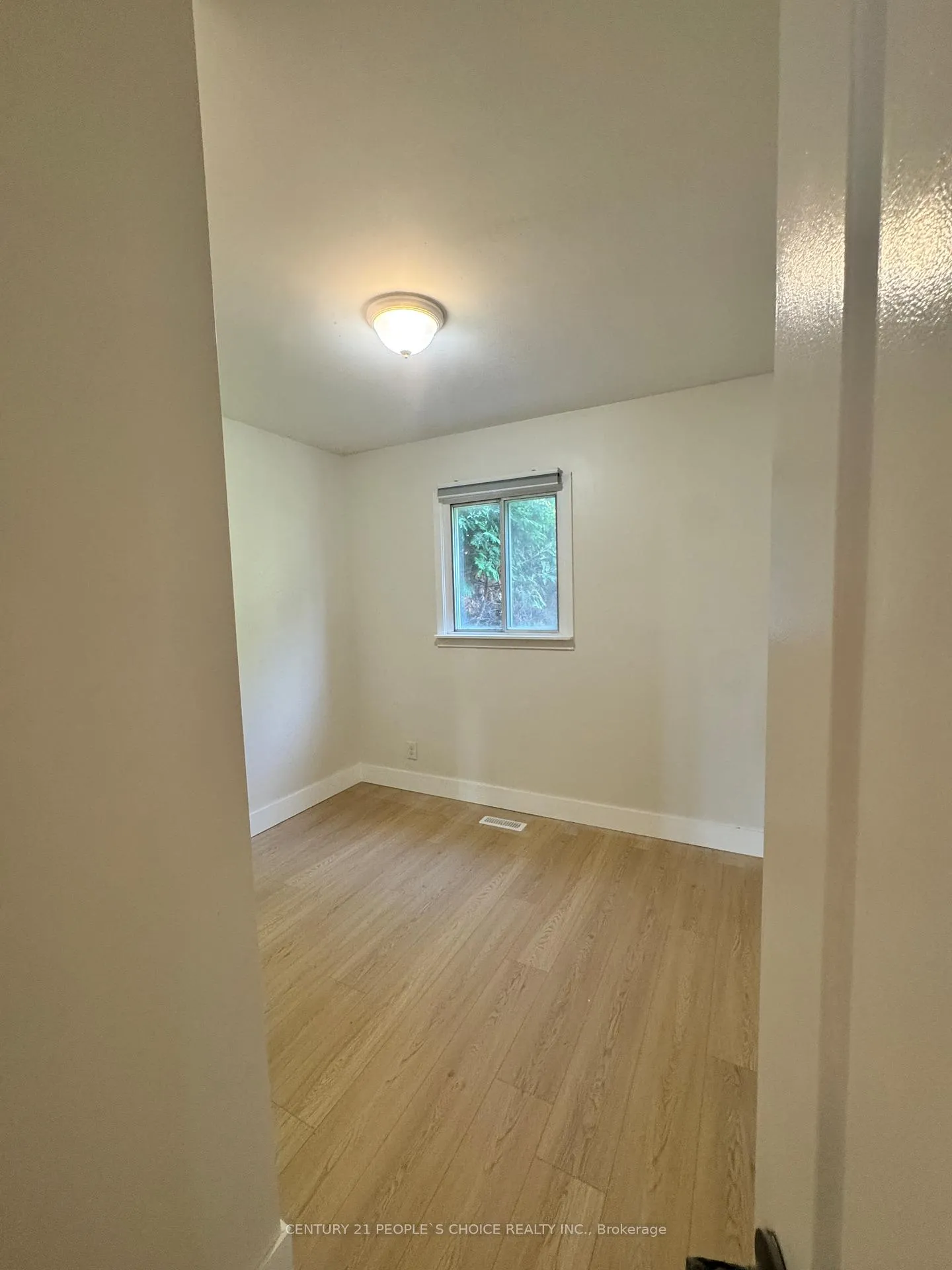 Photo 7 of 29 Dellbrook Crescent, North York, Humber Summit — HOMEH