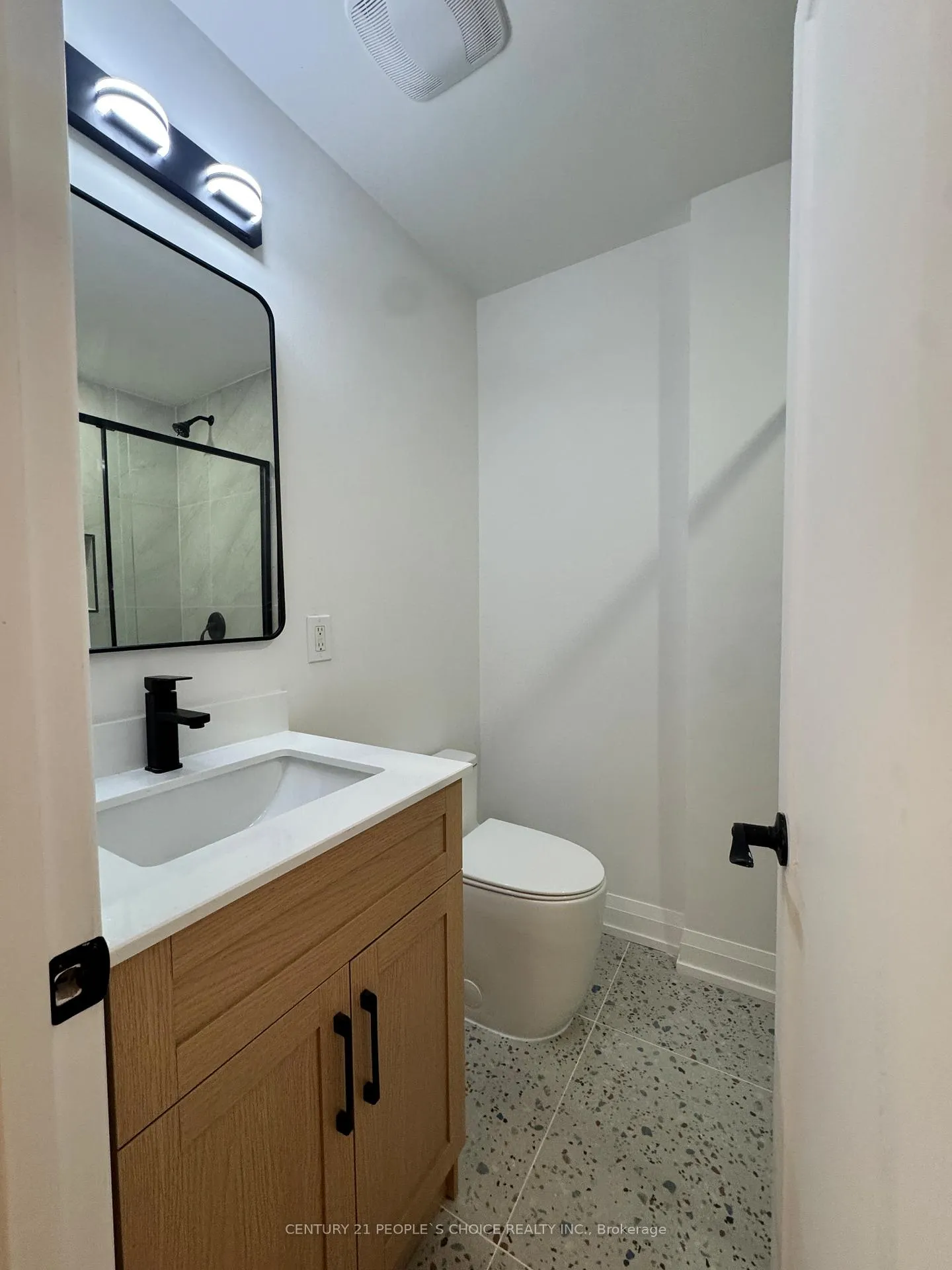 Photo 9 of 29 Dellbrook Crescent, North York, Humber Summit — HOMEH