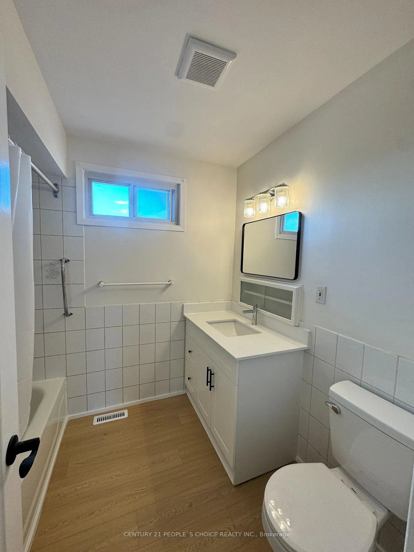 Photo 10 of 29 Dellbrook Crescent, North York, Humber Summit — HOMEH