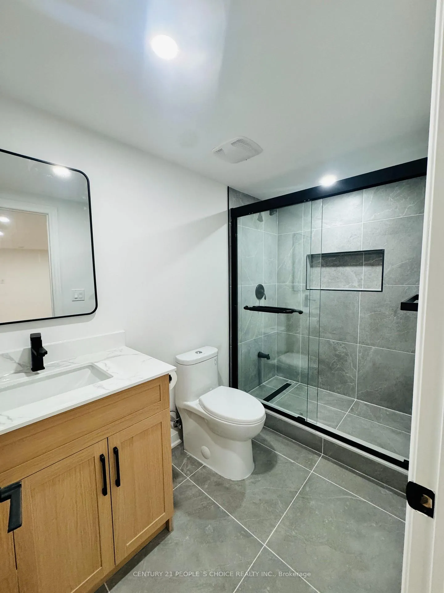 Photo 14 of 29 Dellbrook Crescent, North York, Humber Summit — HOMEH