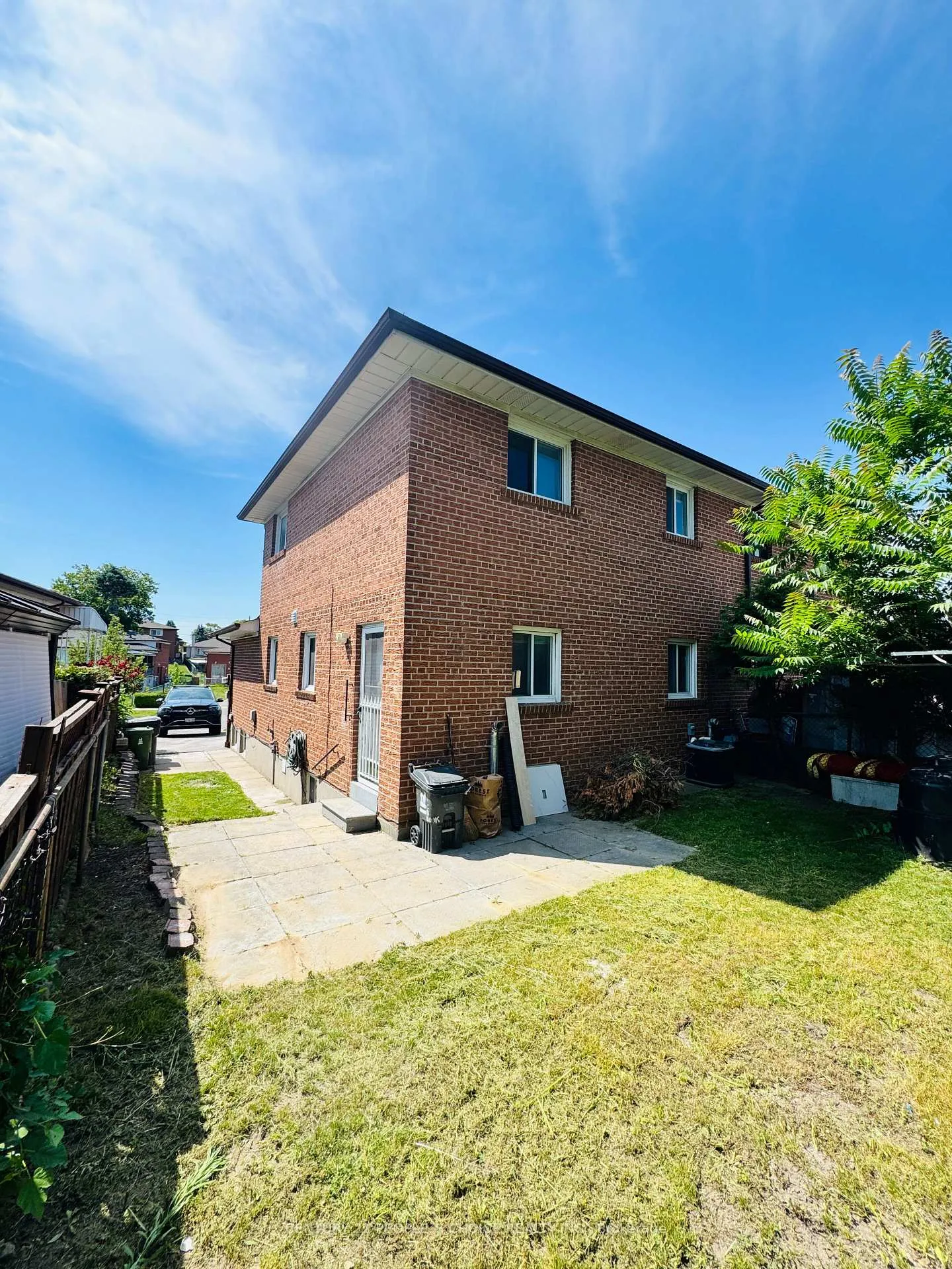 Photo 22 of 29 Dellbrook Crescent, North York, Humber Summit — HOMEH