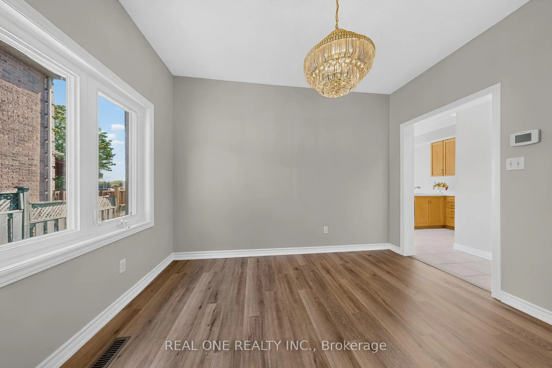Photo 6 of 113 Milliken Meadows Drive, Markham, Milliken Mills West — HOMEH