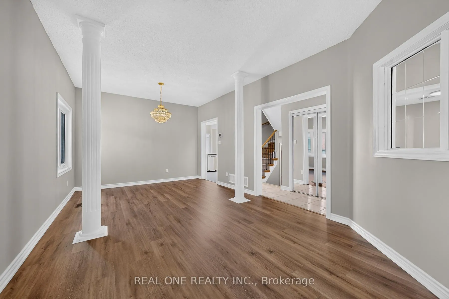 Photo 8 of 113 Milliken Meadows Drive, Markham, Milliken Mills West — HOMEH