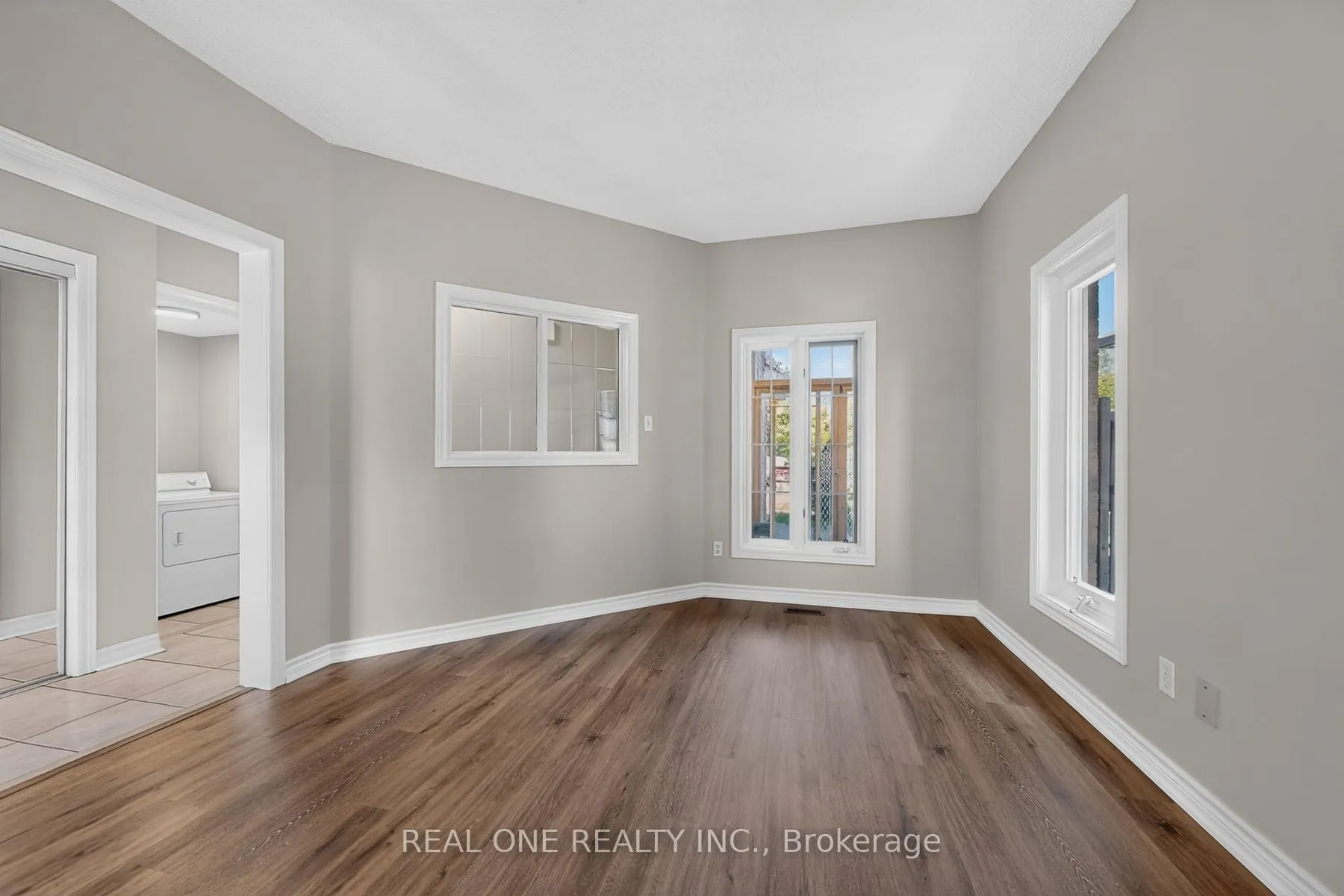Photo 11 of 113 Milliken Meadows Drive, Markham, Milliken Mills West — HOMEH