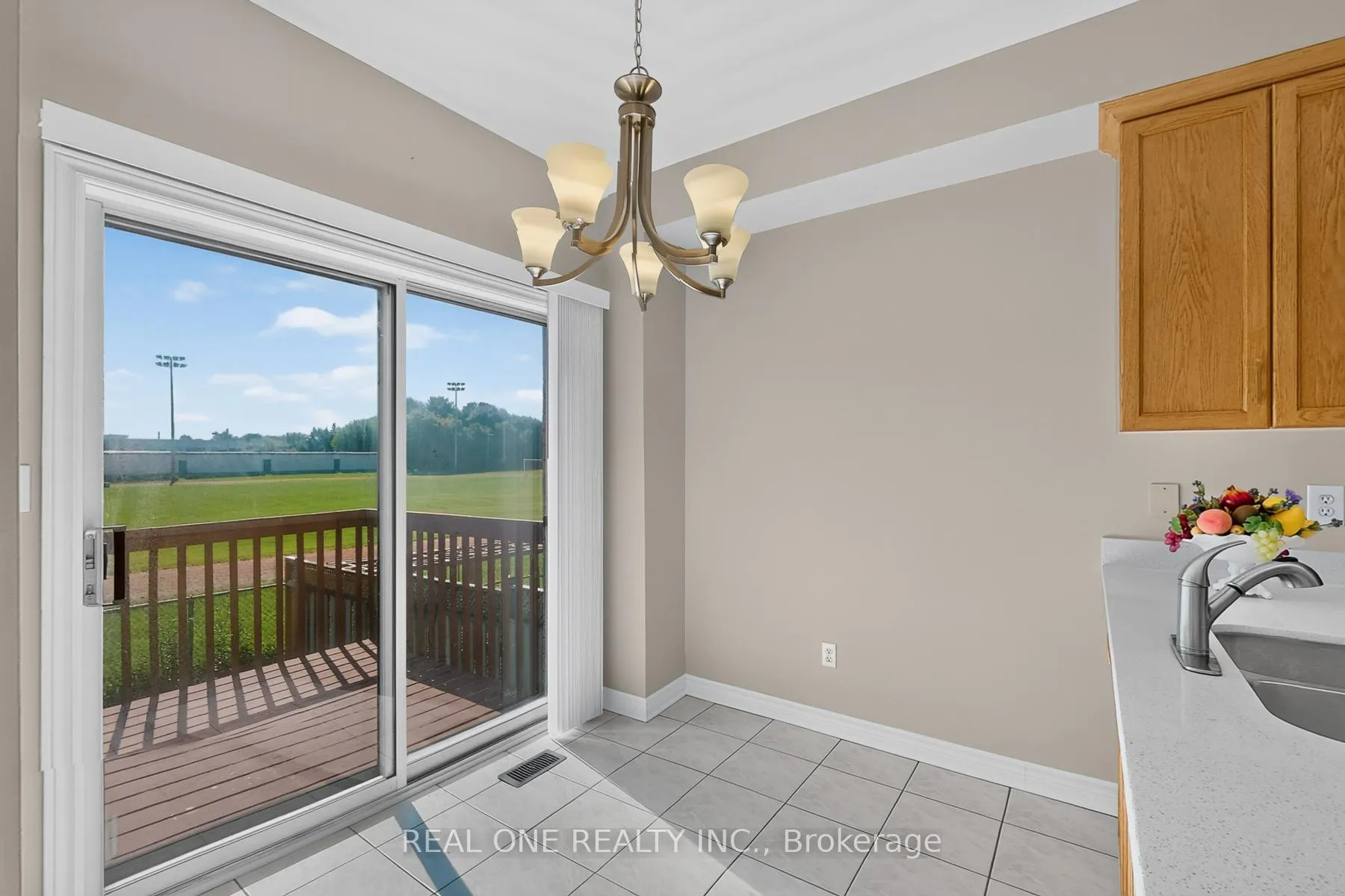 Photo 12 of 113 Milliken Meadows Drive, Markham, Milliken Mills West — HOMEH