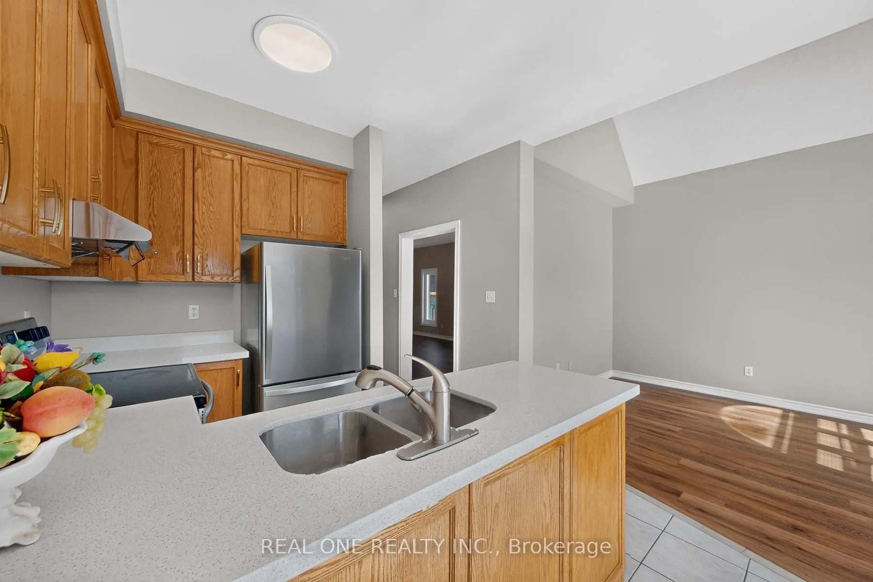 Photo 14 of 113 Milliken Meadows Drive, Markham, Milliken Mills West — HOMEH