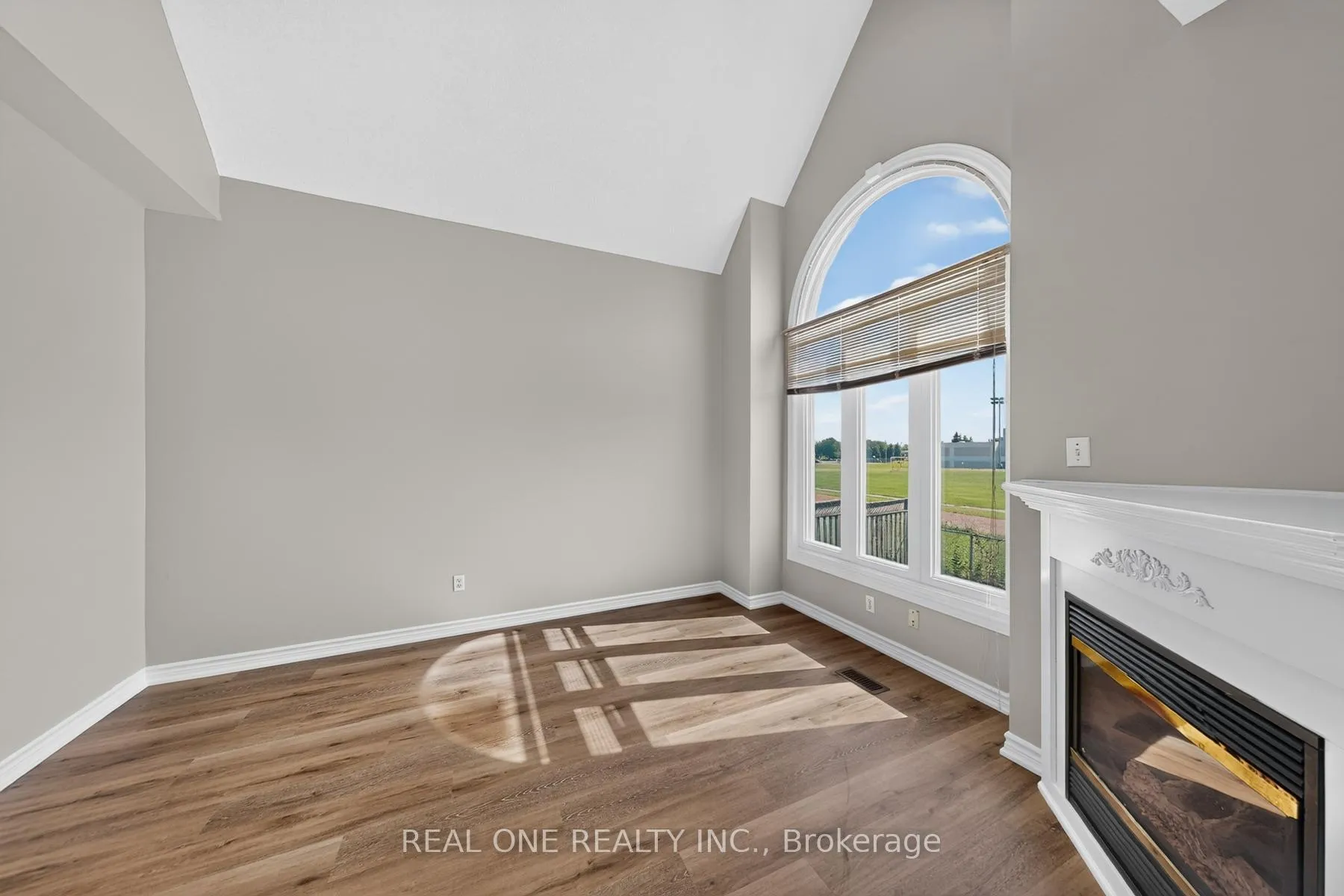 Photo 16 of 113 Milliken Meadows Drive, Markham, Milliken Mills West — HOMEH