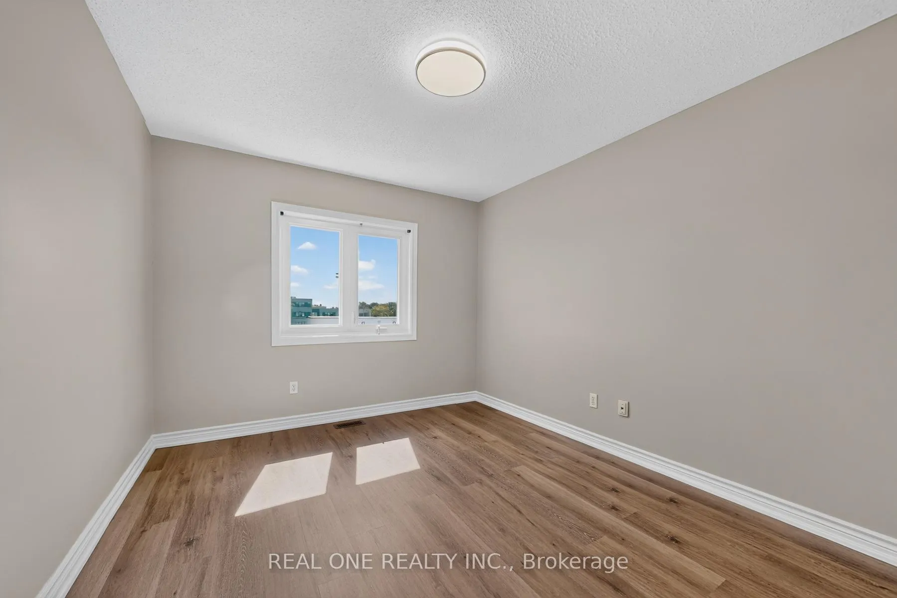 Photo 25 of 113 Milliken Meadows Drive, Markham, Milliken Mills West — HOMEH
