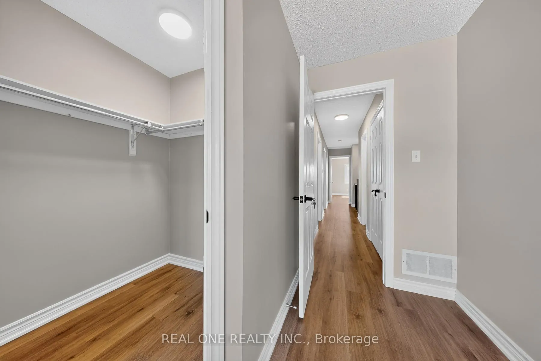 Photo 35 of 113 Milliken Meadows Drive, Markham, Milliken Mills West — HOMEH