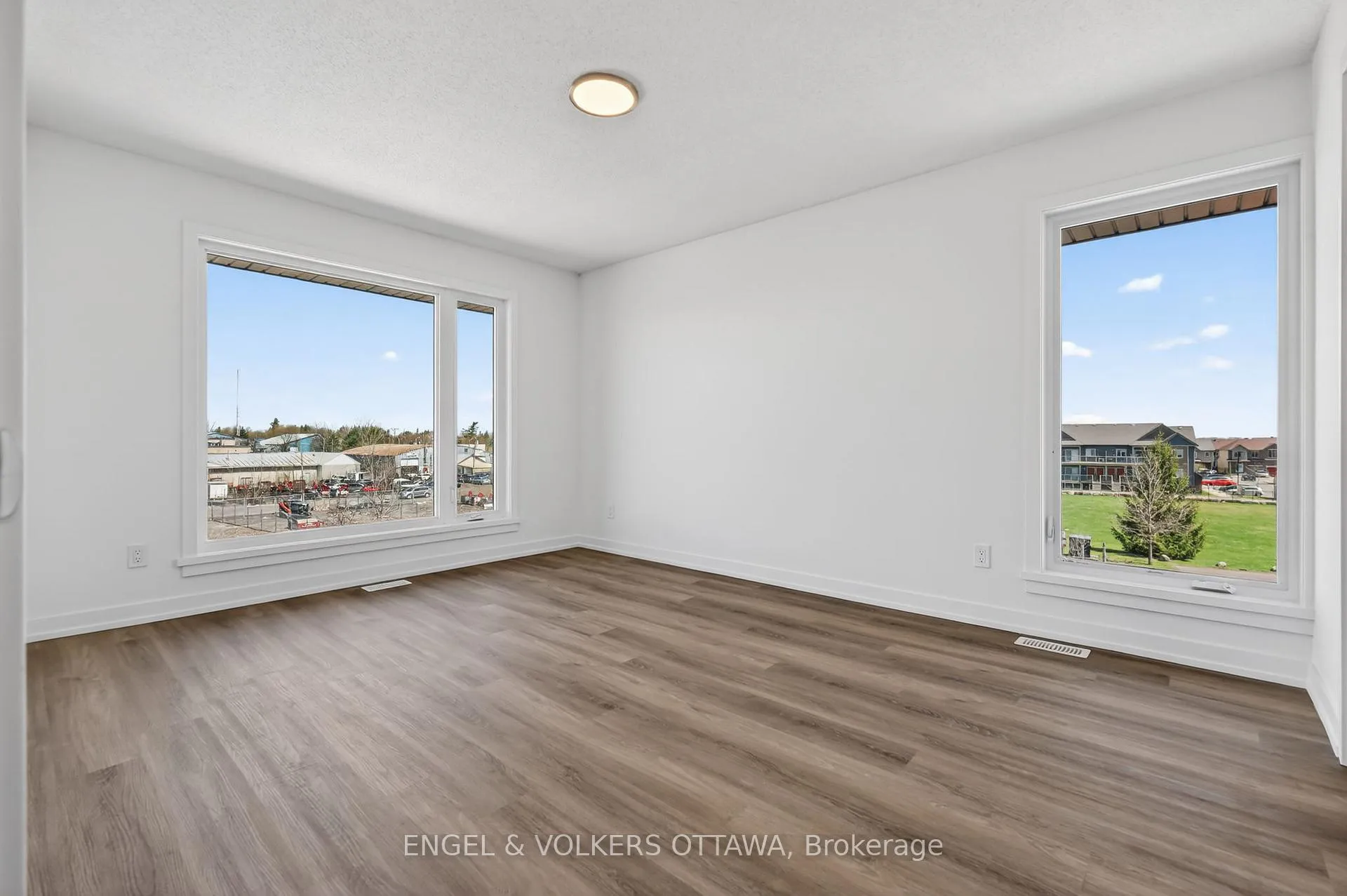 Photo 19 of 110 Stardust Private, Ottawa, Leitrim — HOMEH
