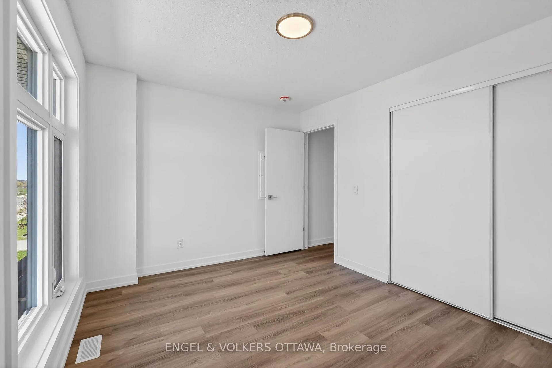 Photo 20 of 110 Stardust Private, Ottawa, Leitrim — HOMEH
