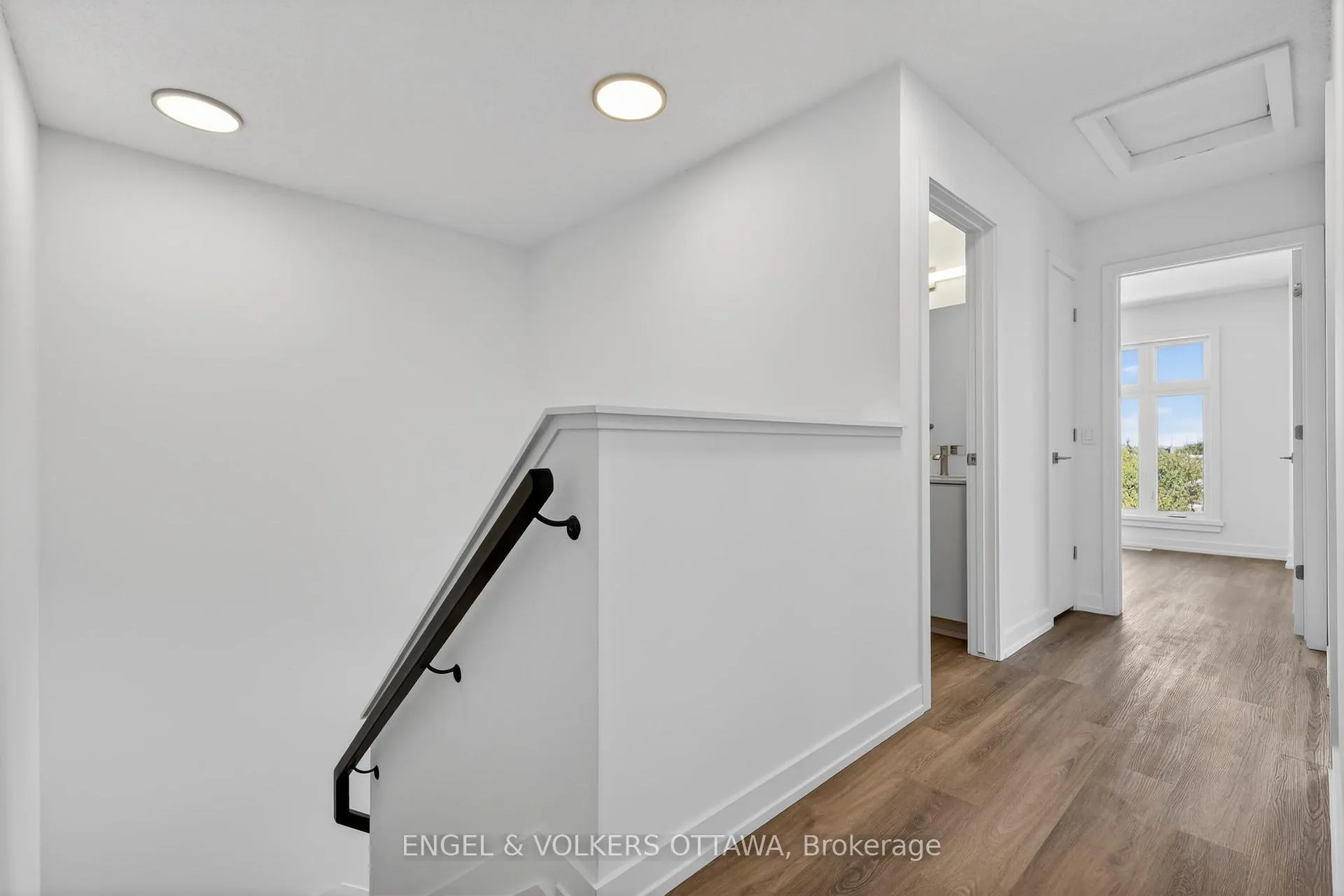 Photo 24 of 110 Stardust Private, Ottawa, Leitrim — HOMEH