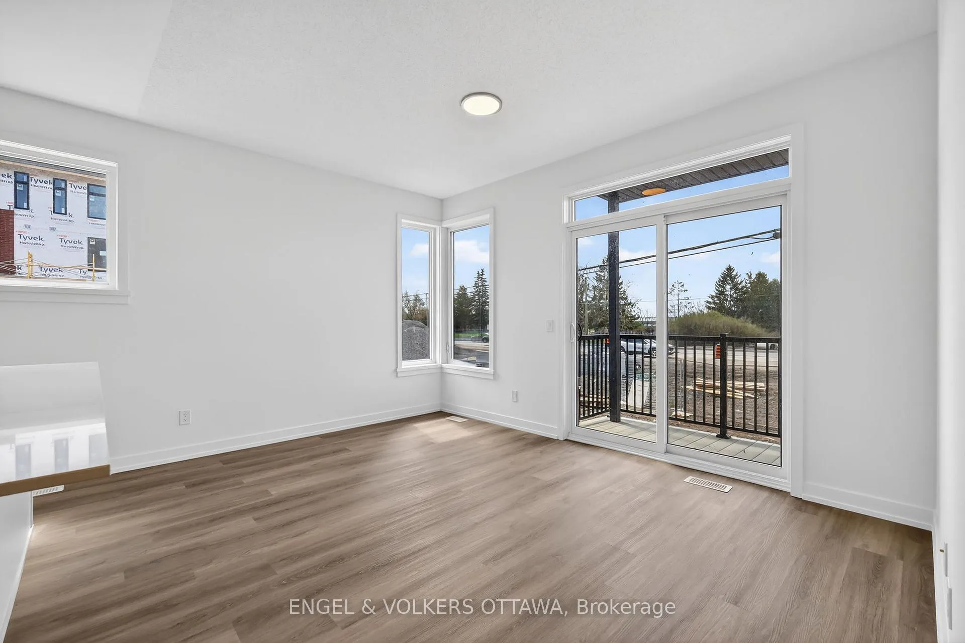 Photo 14 of 100 Stardust Private, Ottawa, Leitrim — HOMEH