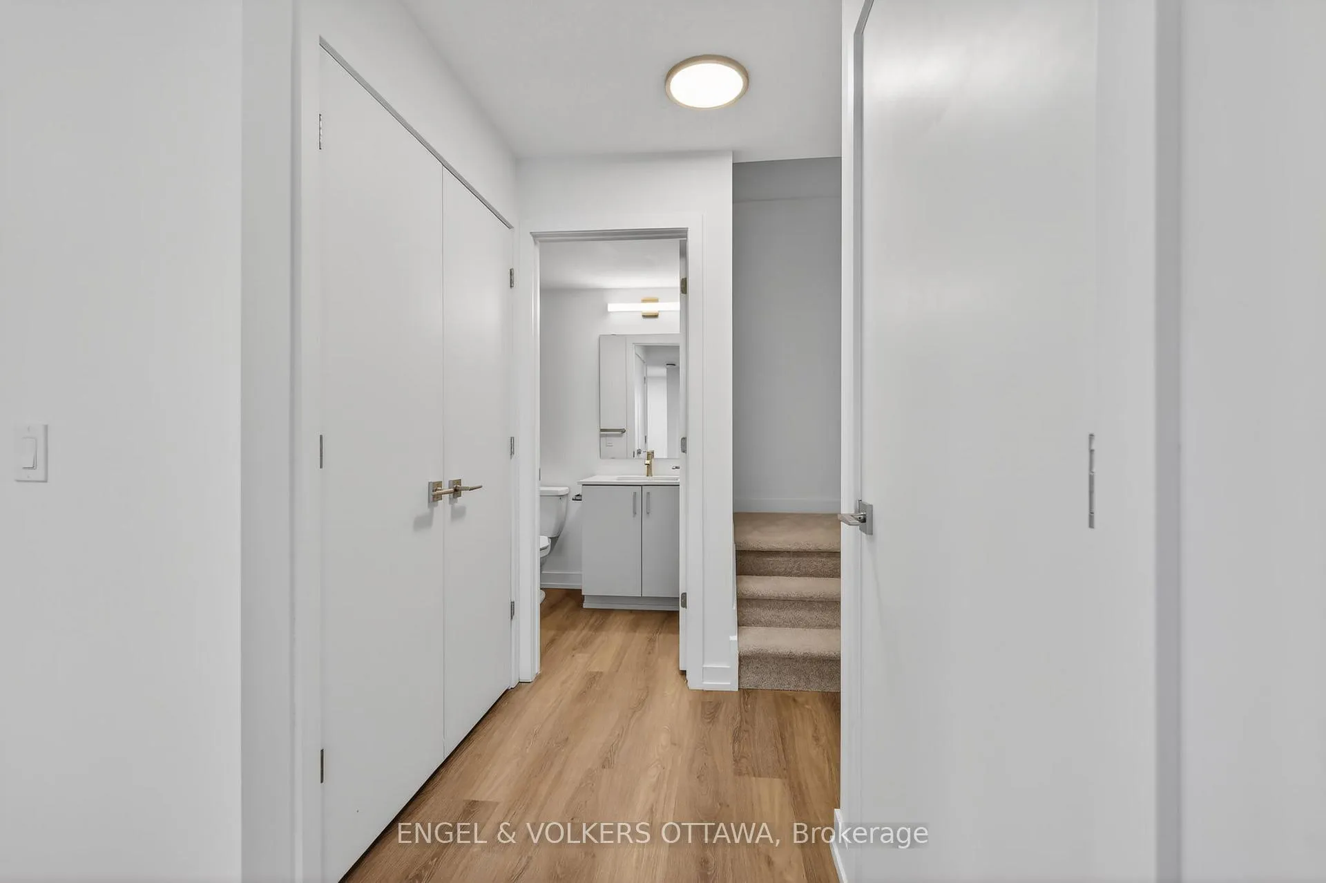 Photo 19 of 100 Stardust Private, Ottawa, Leitrim — HOMEH