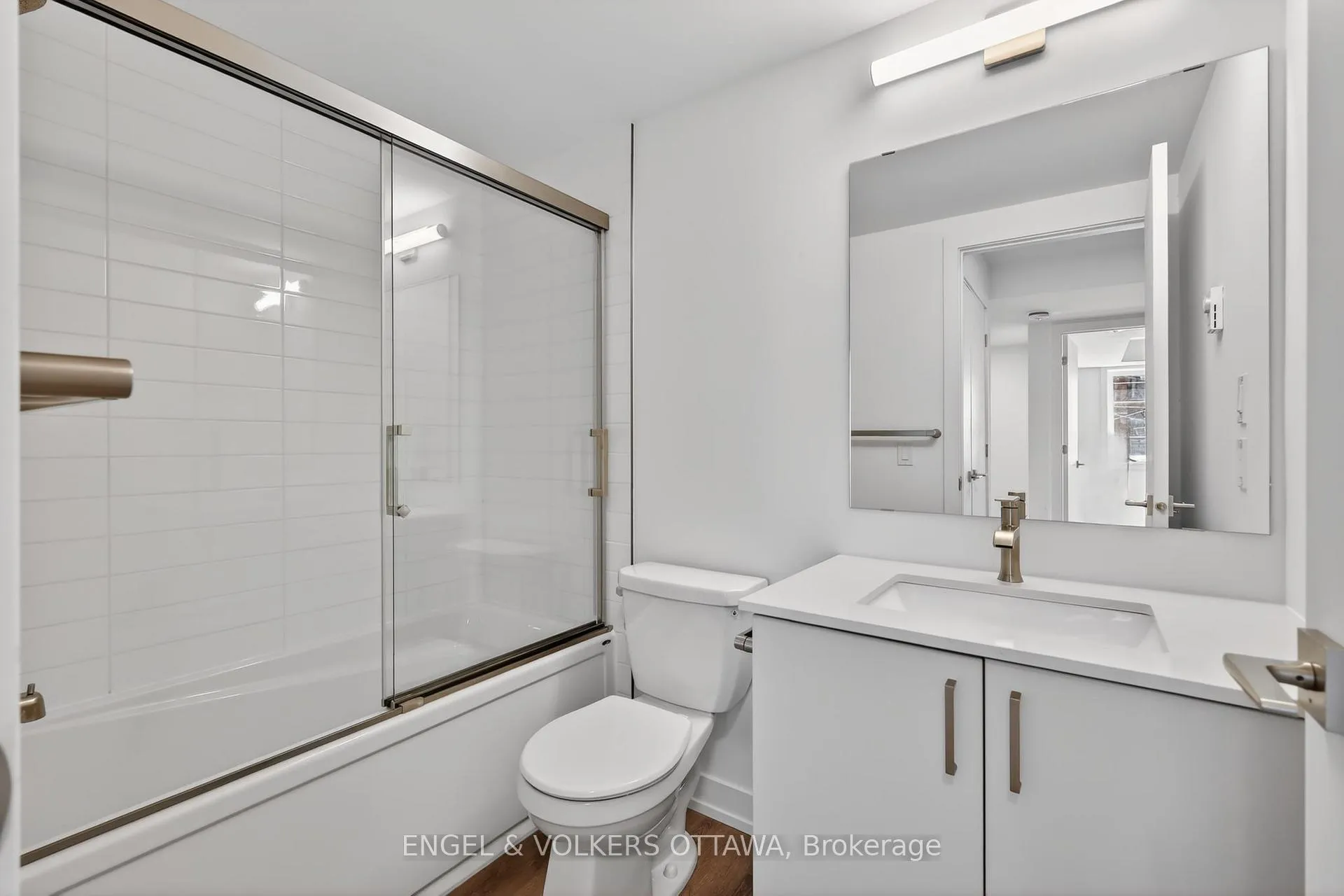Photo 28 of 100 Stardust Private, Ottawa, Leitrim — HOMEH