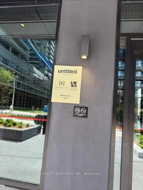 Photo 2 of Unit 321, 110 Broadway Avenue S, Toronto, Mount Pleasant West — HOMEH