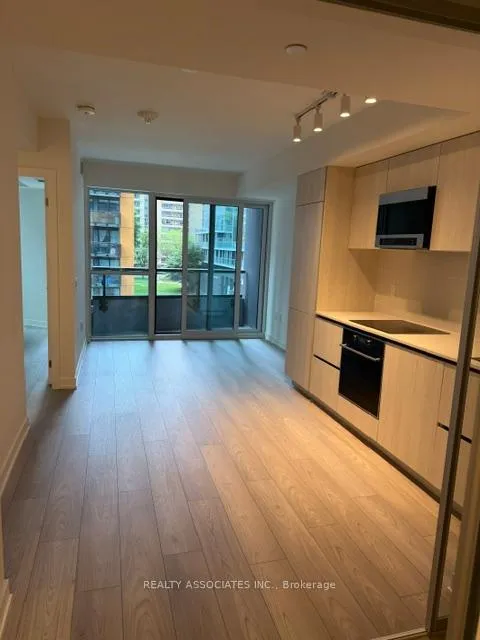 Photo 3 of Unit 321, 110 Broadway Avenue S, Toronto, Mount Pleasant West — HOMEH
