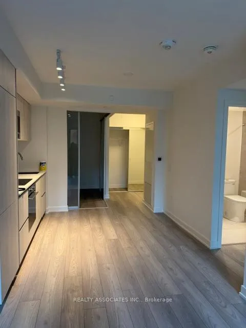 Photo 8 of Unit 321, 110 Broadway Avenue S, Toronto, Mount Pleasant West — HOMEH