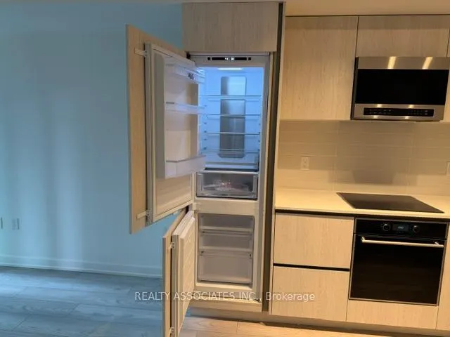 Photo 10 of Unit 321, 110 Broadway Avenue S, Toronto, Mount Pleasant West — HOMEH