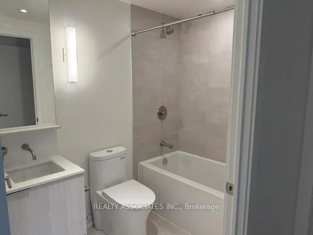 Photo 12 of Unit 321, 110 Broadway Avenue S, Toronto, Mount Pleasant West — HOMEH
