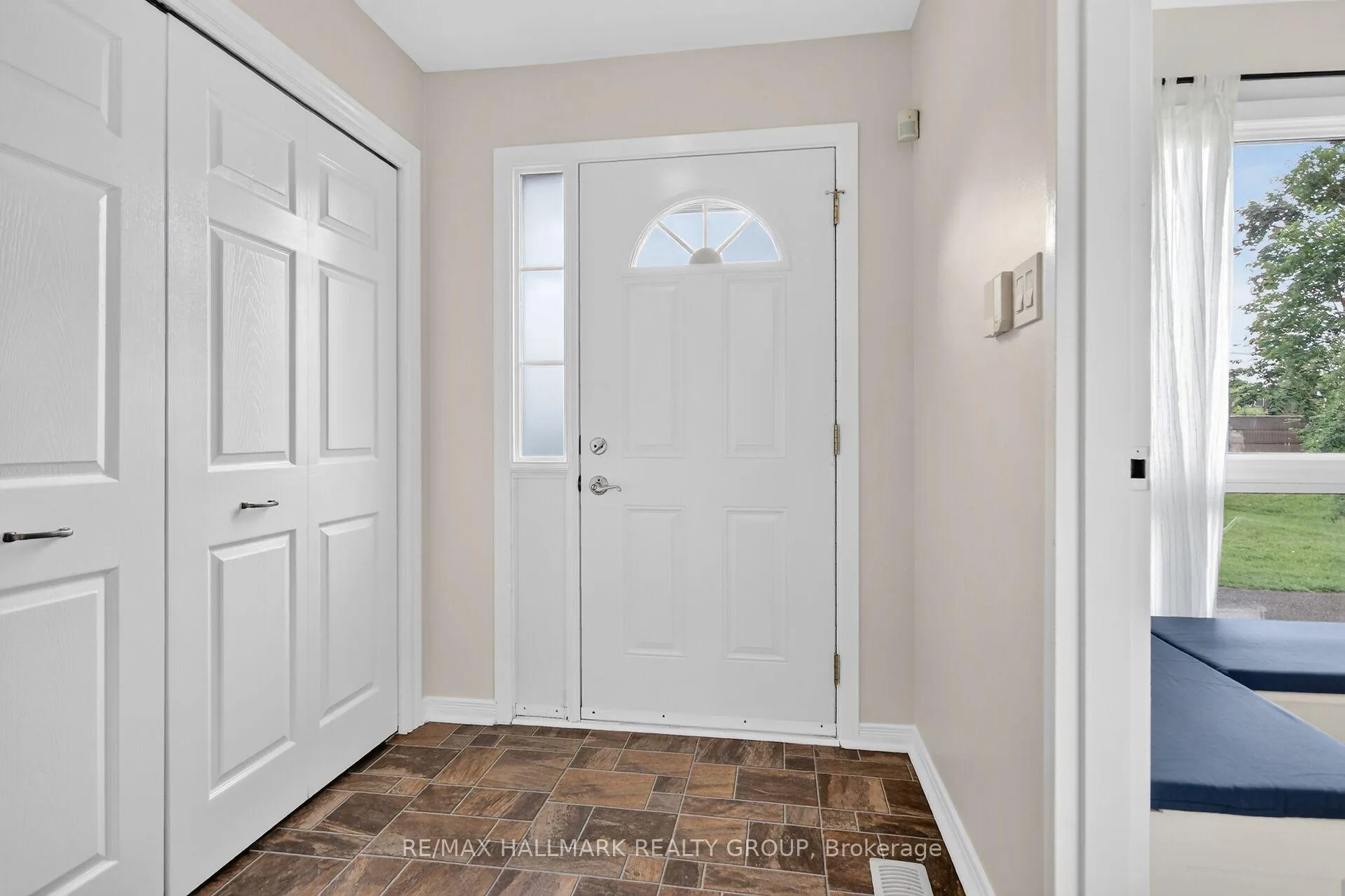 Photo 3 of Unit 29, 840 Cahill Drive W, Ottawa, Hunt Club — HOMEH