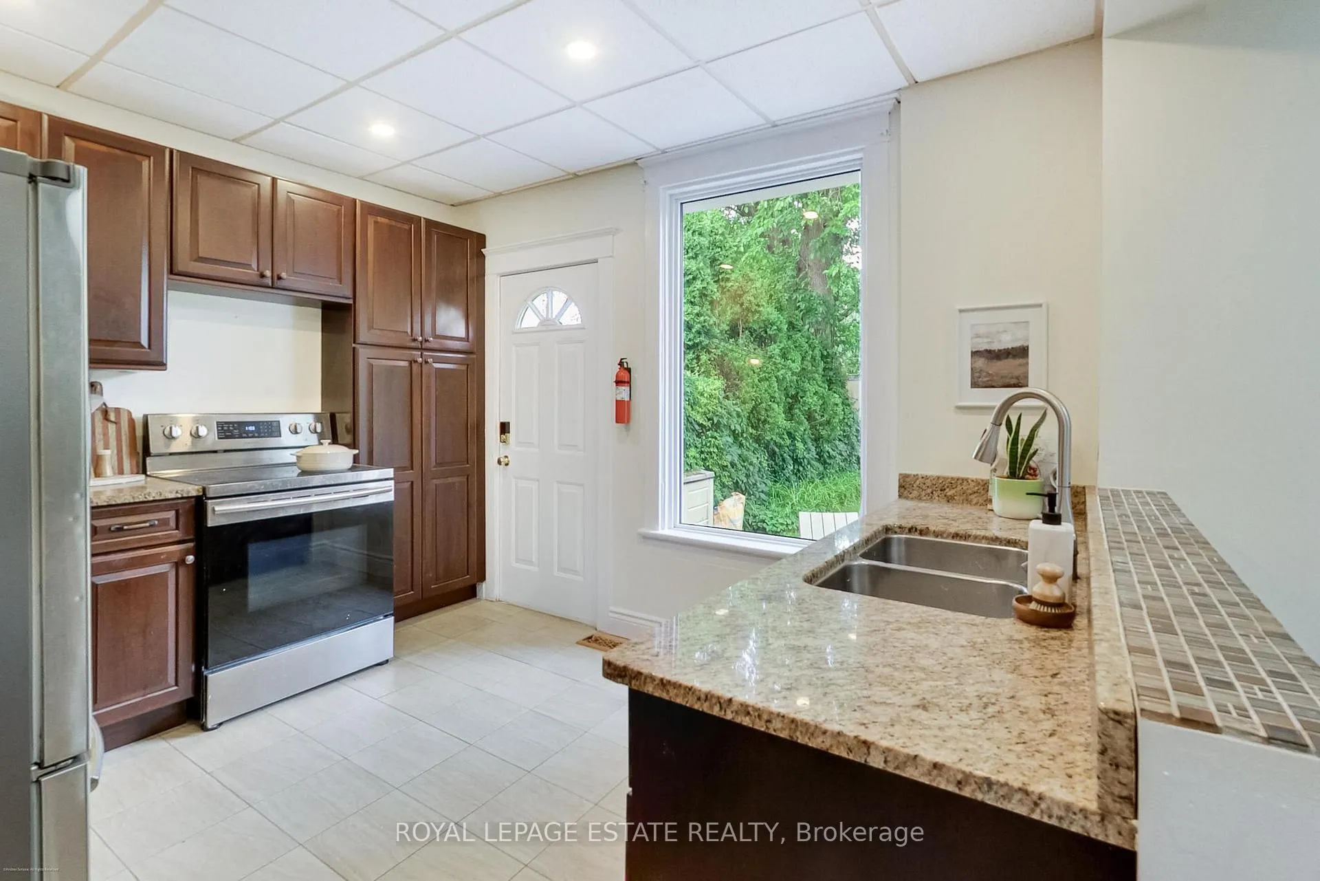 Photo 16 of 237 Glebemount Avenue, Toronto, Danforth Village-East York — HOMEH