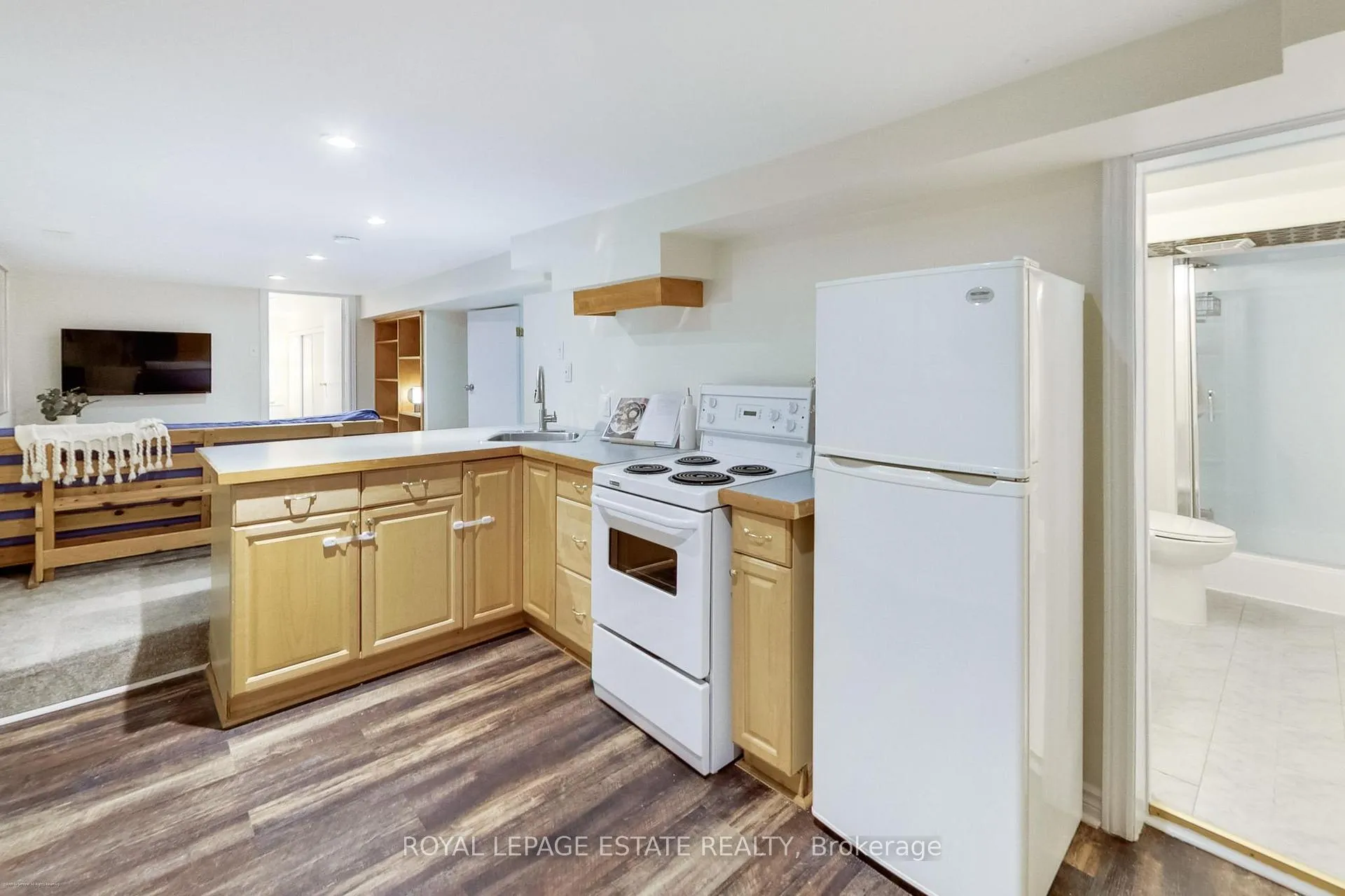 Photo 31 of 237 Glebemount Avenue, Toronto, Danforth Village-East York — HOMEH