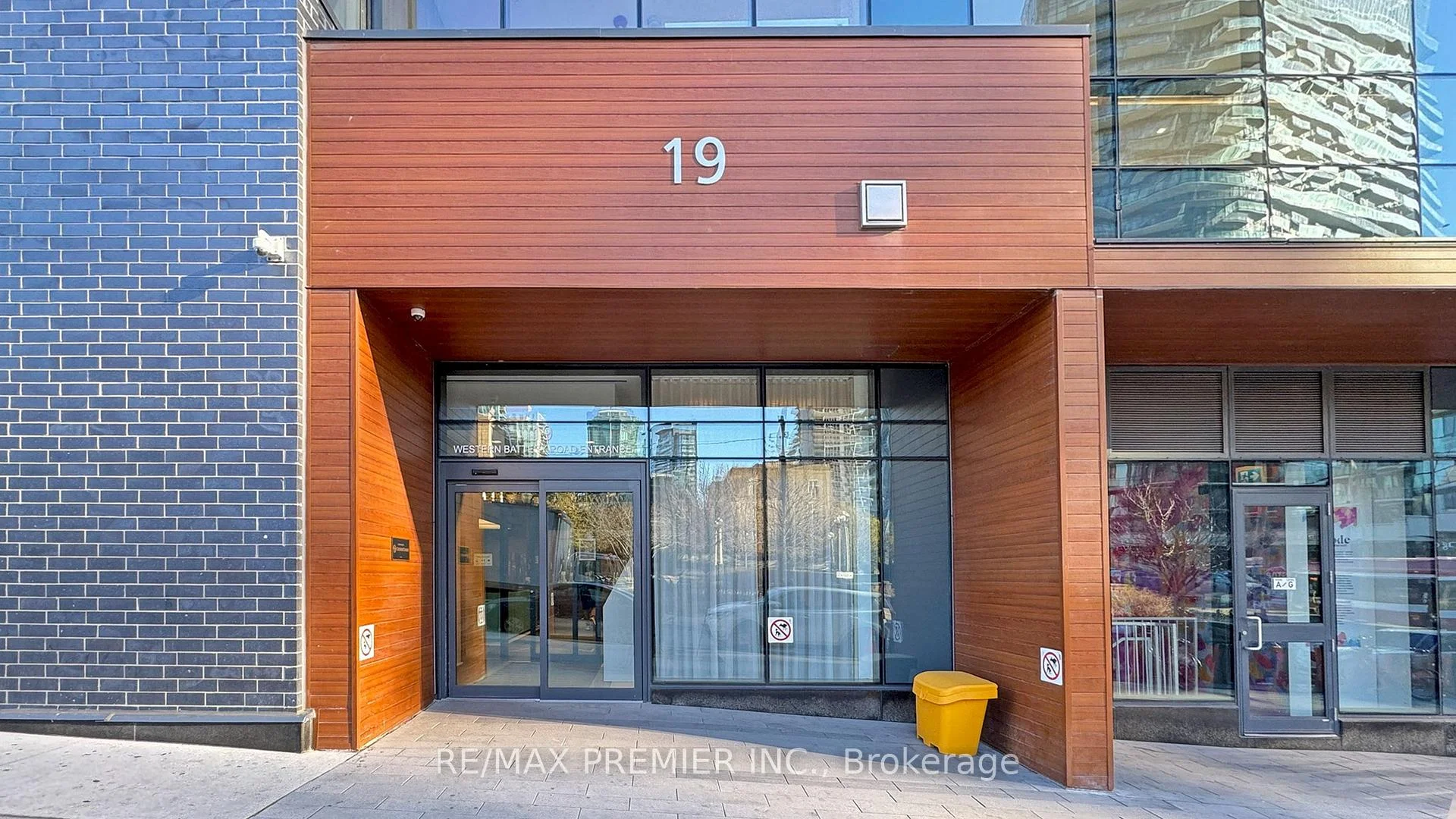Photo 5 of Unit 3203, 19 Western Battery Road, Toronto, Niagara — HOMEH