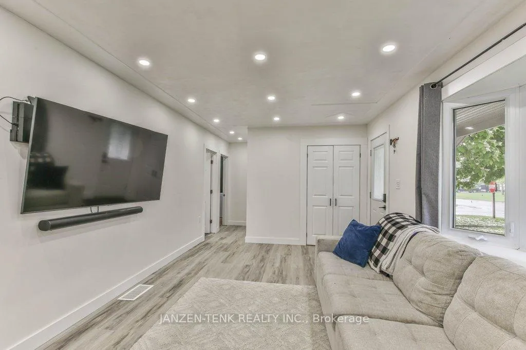 Photo 8 of 11793 Springfield Road, Malahide, Springfield — HOMEH