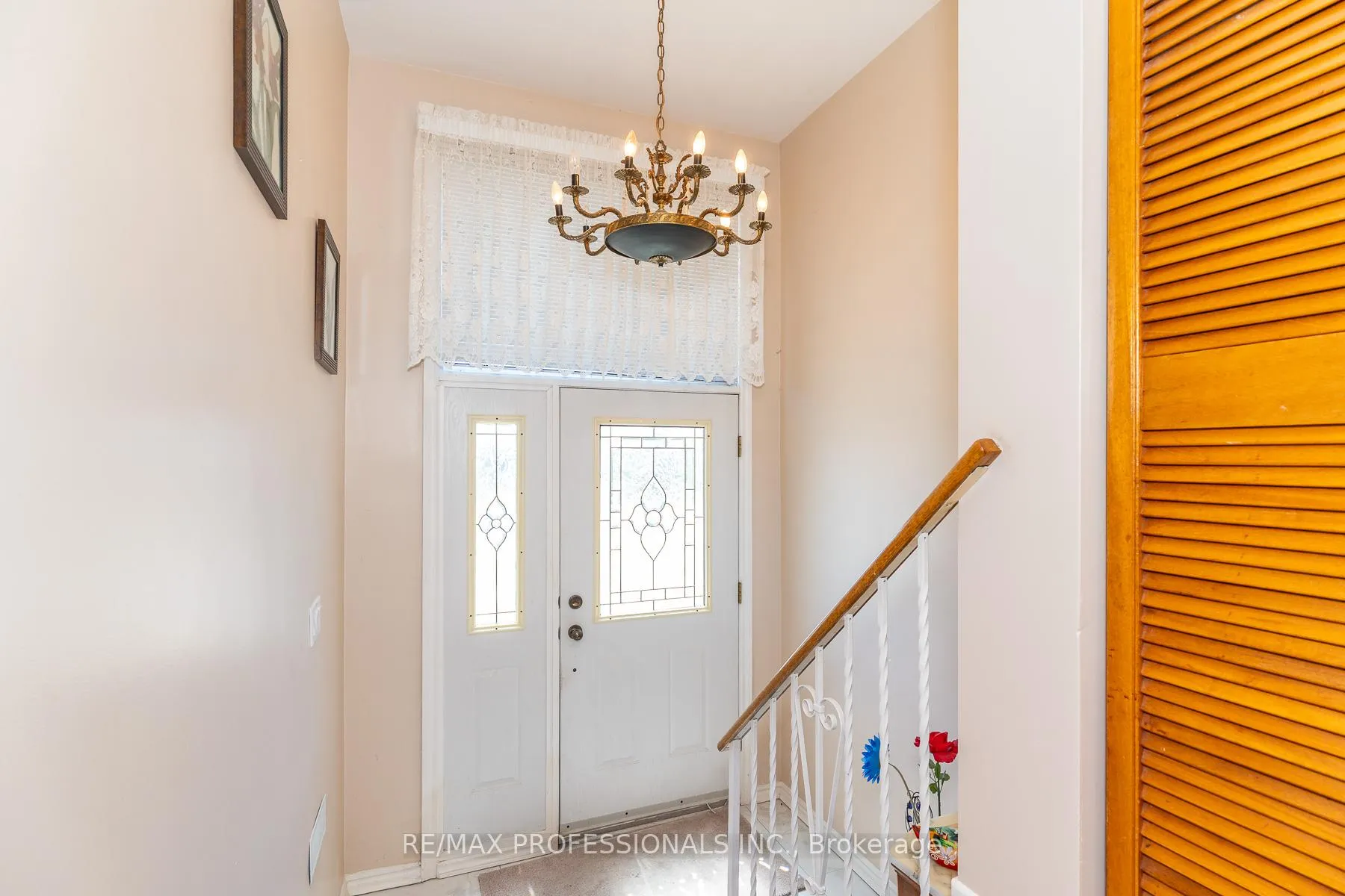 Photo 2 of 64 Ikley Road, North York, York University Heights — HOMEH