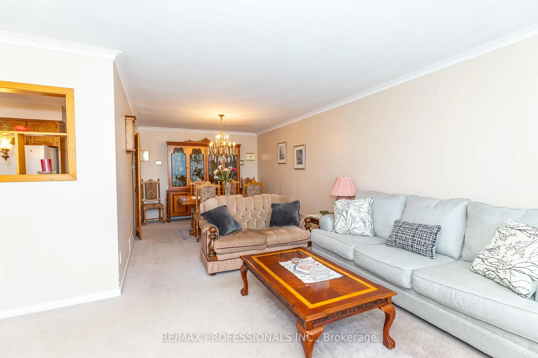 Photo 4 of 64 Ikley Road, North York, York University Heights — HOMEH