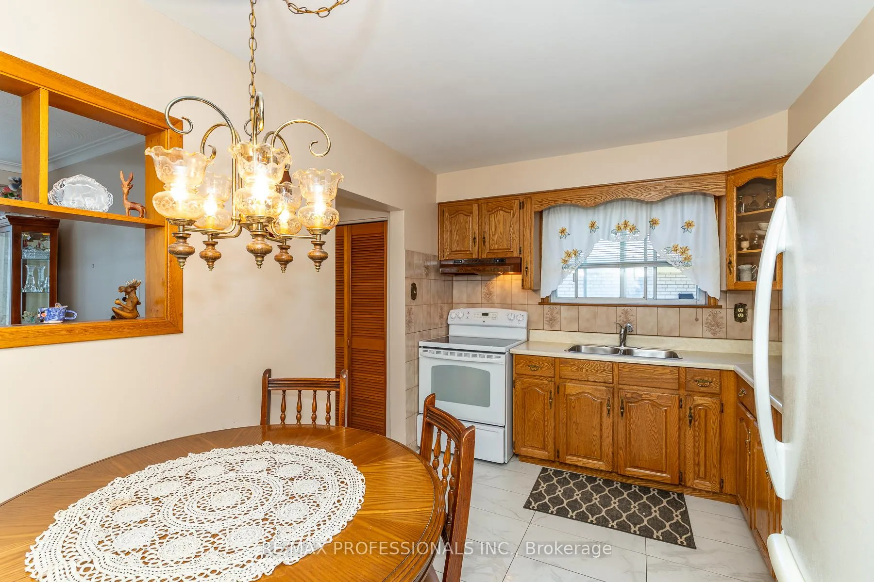 Photo 7 of 64 Ikley Road, North York, York University Heights — HOMEH