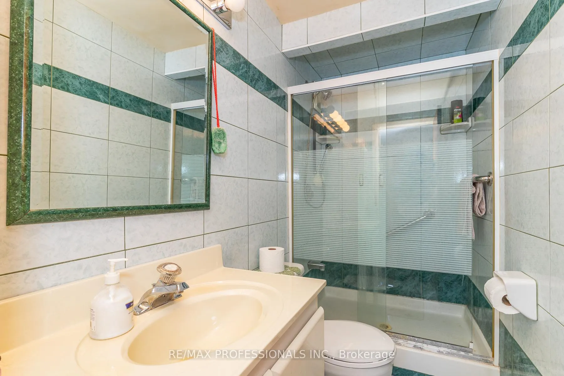 Photo 21 of 64 Ikley Road, North York, York University Heights — HOMEH