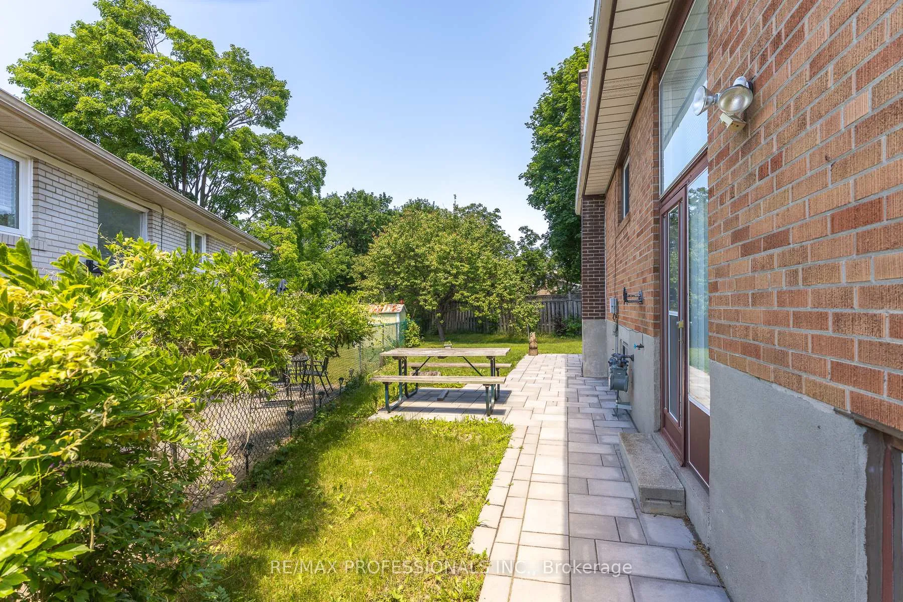 Photo 23 of 64 Ikley Road, North York, York University Heights — HOMEH
