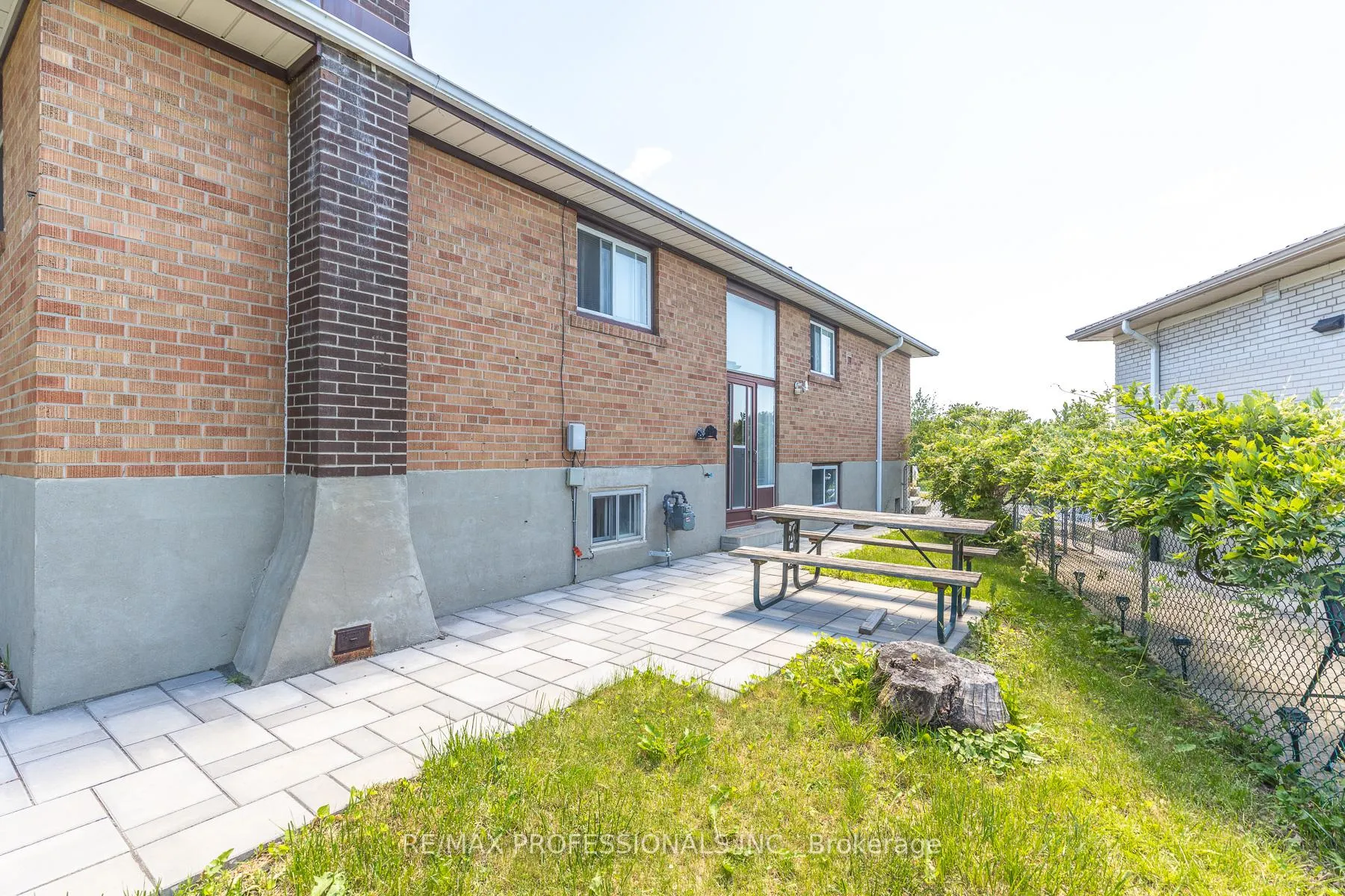 Photo 25 of 64 Ikley Road, North York, York University Heights — HOMEH