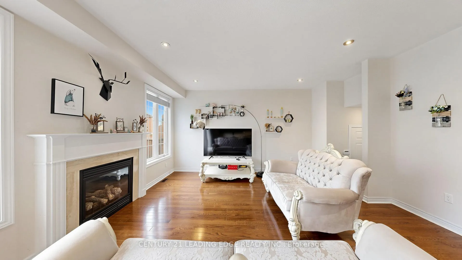 Photo 2 of 72 Staglin Court, Markham, Cathedraltown — HOMEH