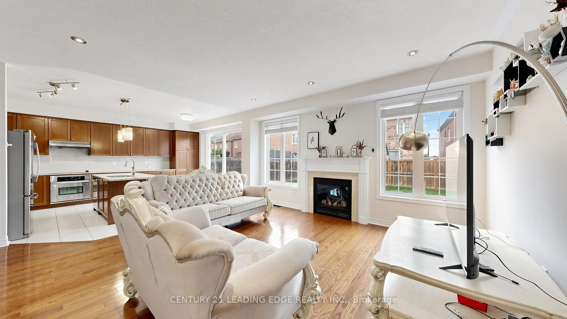 Photo 4 of 72 Staglin Court, Markham, Cathedraltown — HOMEH