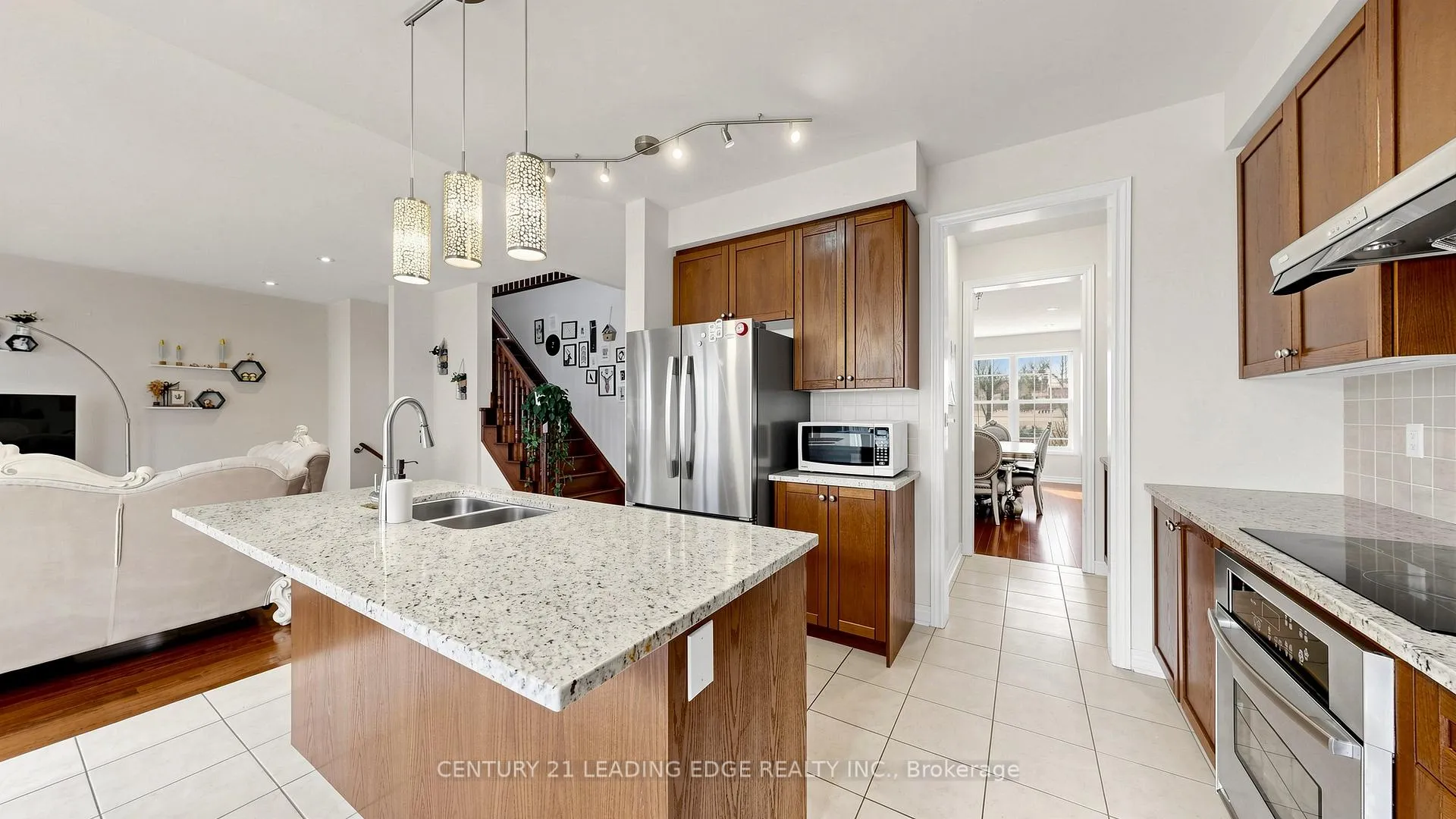 Photo 8 of 72 Staglin Court, Markham, Cathedraltown — HOMEH
