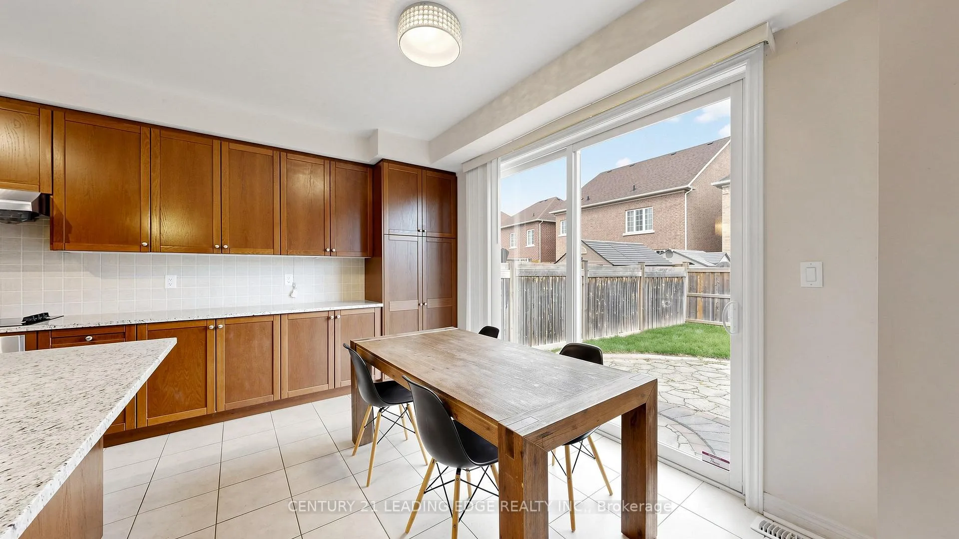 Photo 11 of 72 Staglin Court, Markham, Cathedraltown — HOMEH