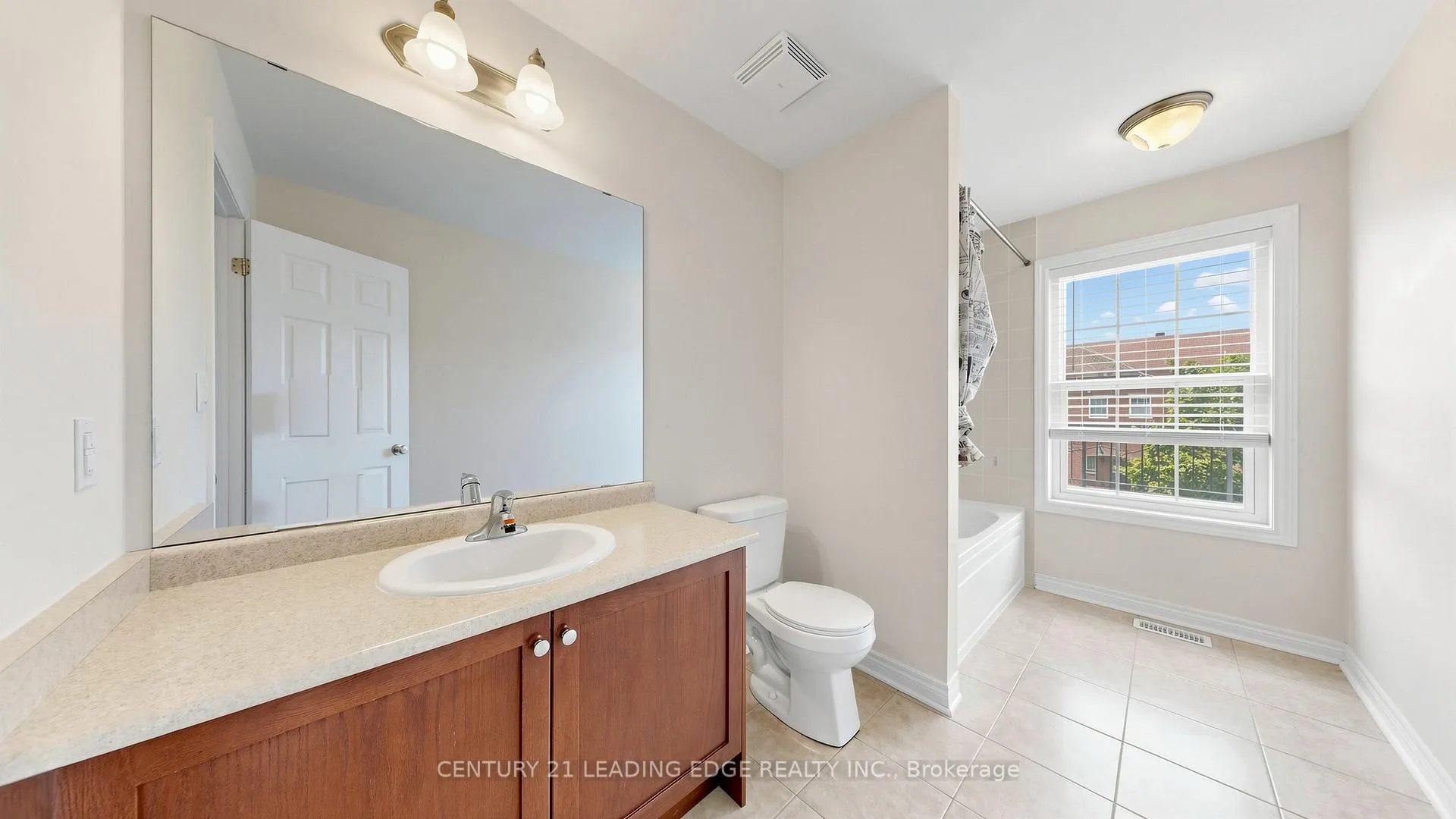 Photo 44 of 72 Staglin Court, Markham, Cathedraltown — HOMEH